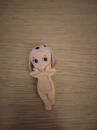 Sony Angels figura conejito rosa