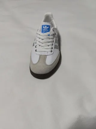 Adidas  Blancos y Plateados con brillo 39