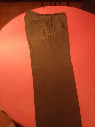 Pantalón gris un solo uso