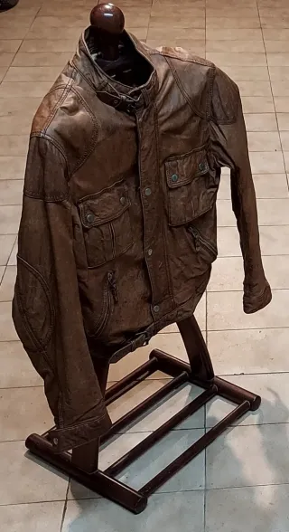 Chaqueta de piel diseño marrón,unisex.
