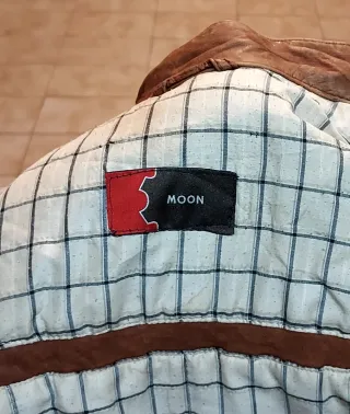 Chaqueta de piel diseño marrón,unisex.