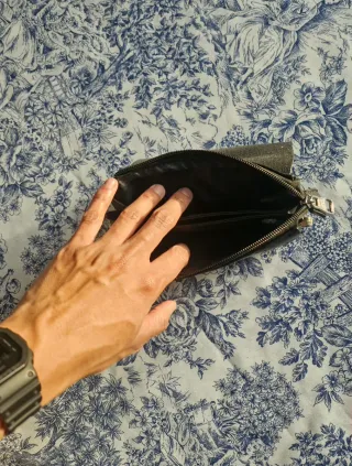 Bolso Louis Vuitton Negro Piel Grabada