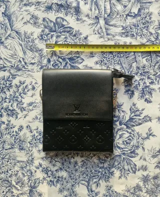 Bolso Louis Vuitton Negro Piel Grabada