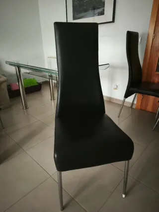 Mesa y sillas de comedor