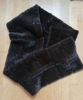 Estola de pelo marrón Romana IV