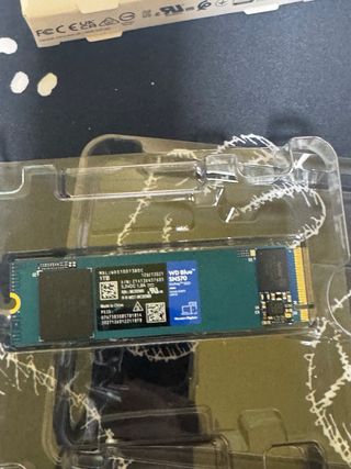 WD Blue SN570 1TB NVMe SSD