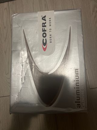 Zapatos de seguridad negros y amarillos