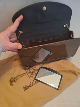 Borsa vintage marrone con dettagli oro