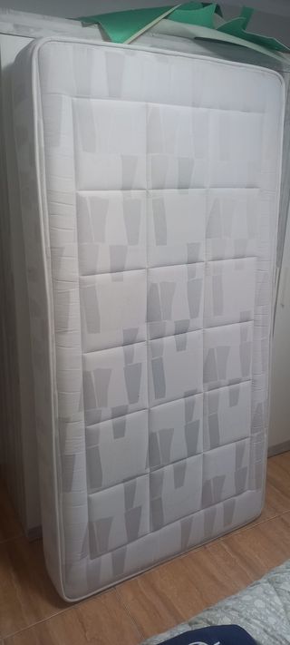 Colchón semi nuevo edicion limitada !!
