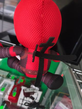 Peluche Deadpool Marvel 30cm Pensativo