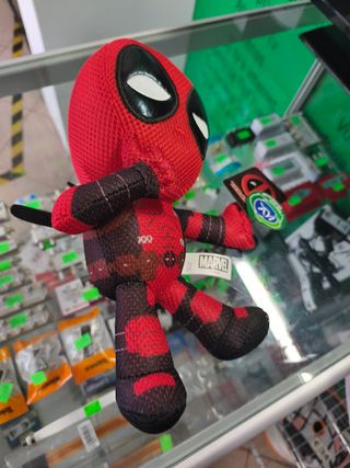 Peluche Deadpool Marvel 30cm Pensativo