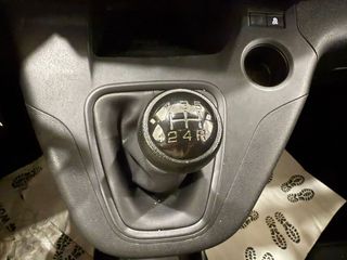 Peugeot Partner   Pro Standard 1000kg BlueHDi 55kW