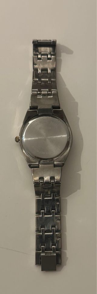 Reloj Studio elegante con piedras