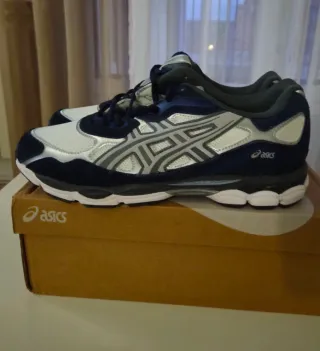 Zapatillas Asics Azul y Blanco