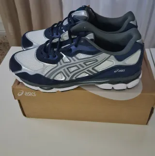 Zapatillas Asics Azul y Blanco