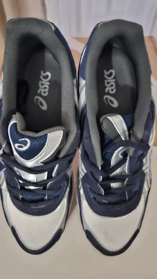 Zapatillas Asics Azul y Blanco