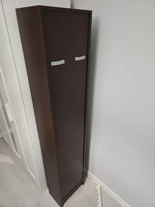 Mueble de baño estrecho madera