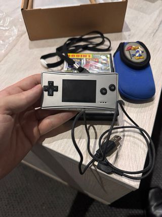 Game Boy Micro Plata + Juego 369 + Funda