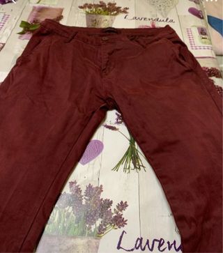Pantalón chino hombre rojo