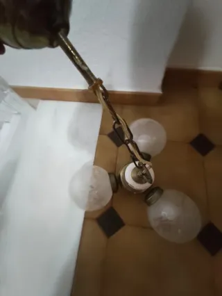 Lámpara colgante antigua de porcelana y metal