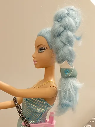 Barbie capelli turchesi con borsa e scarpe