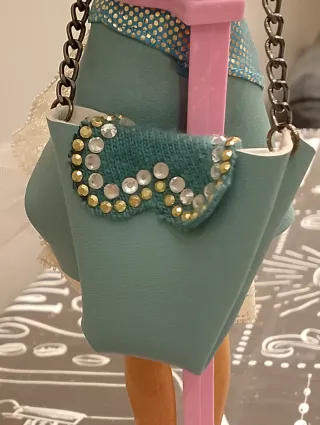Barbie capelli turchesi con borsa e scarpe