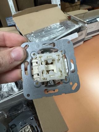 Mecanismos Eléctricos JUNG