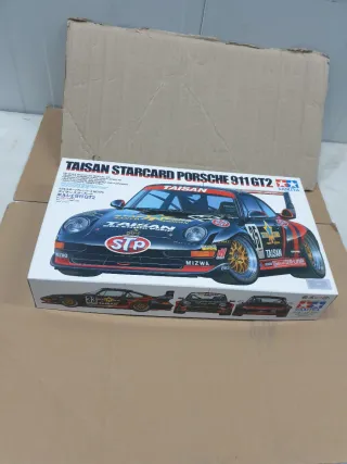 Maqueta Tamiya Porsche 911 GT2 Taisan Starcard