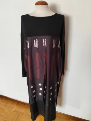 Vestido negro estampado artístico Talla Única