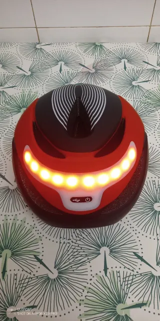 Casco bici/patinete con luces