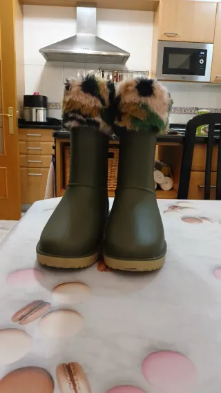 Botas de agua Gioseppo caqui con calcetín de pelo