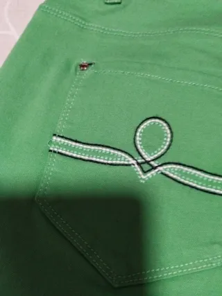 Pantalones tobilleros verde manzana elastano