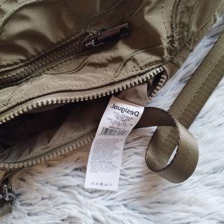 Mochila Desigual verde oliva con asa trenzada