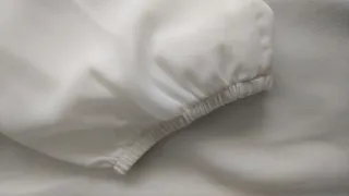 Blusa blanca SHEIN cuello pico Talla M