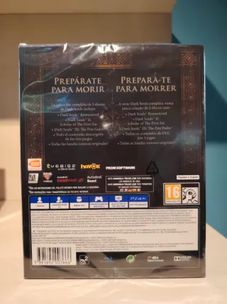 Dark Souls Trilogy PS4 Nuovo Sigillato