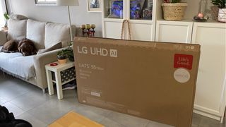 LG UHD AI Smart TV 55 UA75. Pantalla rota.