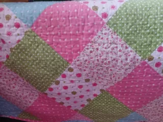 Colcha bouti patchwork flores y topos cama 80/90