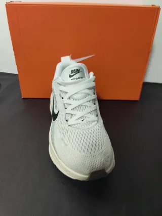 Nike talla 40 Blanco y gris