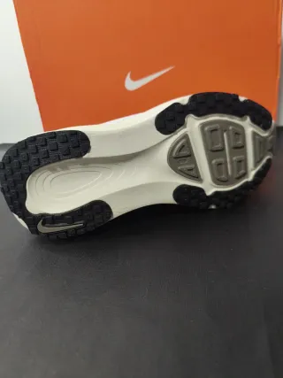 Nike talla 40 Blanco y gris