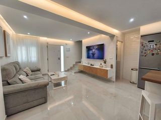 Casa adosada en venta en Puerto de la Torre - Atabal en Málaga