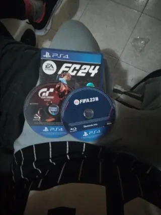 FIFA 23, 24 y Gran Turismo PS4