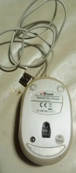 Ratón Trust Rosa y Blanco USB