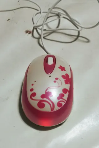 Ratón Trust Rosa y Blanco USB