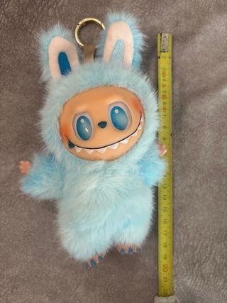 Labubu peluche azul con llavero