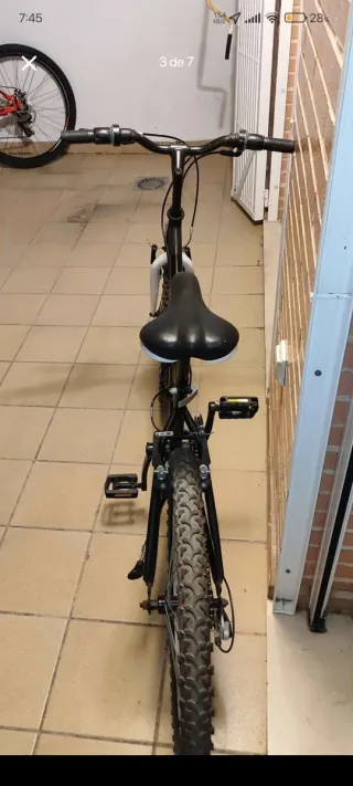 Bicicleta de montaña negra