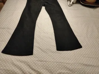 Pantalón vaquero negro
