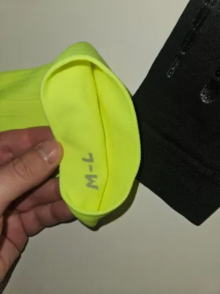 Manguitos Floky Negro y Amarillo Talla 2