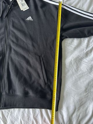 Chaqueta Adidas Negra con Rayas Blancas