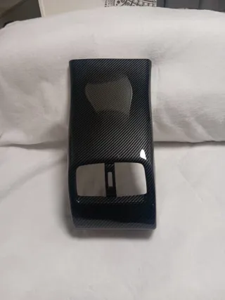 Embellecedor A/A Trasero Toyota Carbono