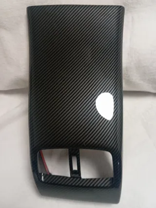 Embellecedor A/A Trasero Toyota Carbono